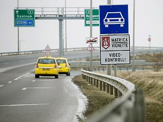 Már készülnek az önvezető autókra a magyar autópályákon
