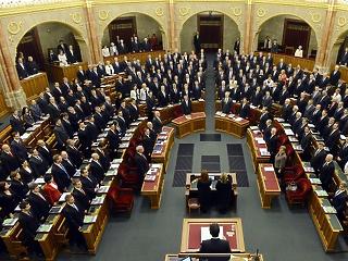 Megszavazta a parlament az új adócsomagot
