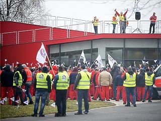 Négyezren sztrájkoltak a győri Audiban