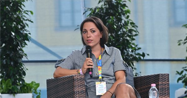 A miniszterelnök lánya, Orbán Ráchel workshop lakosztályokról is beszélt