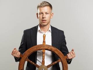 Magyar Péter horvát szigetre szálló magánrepülőgépről írt