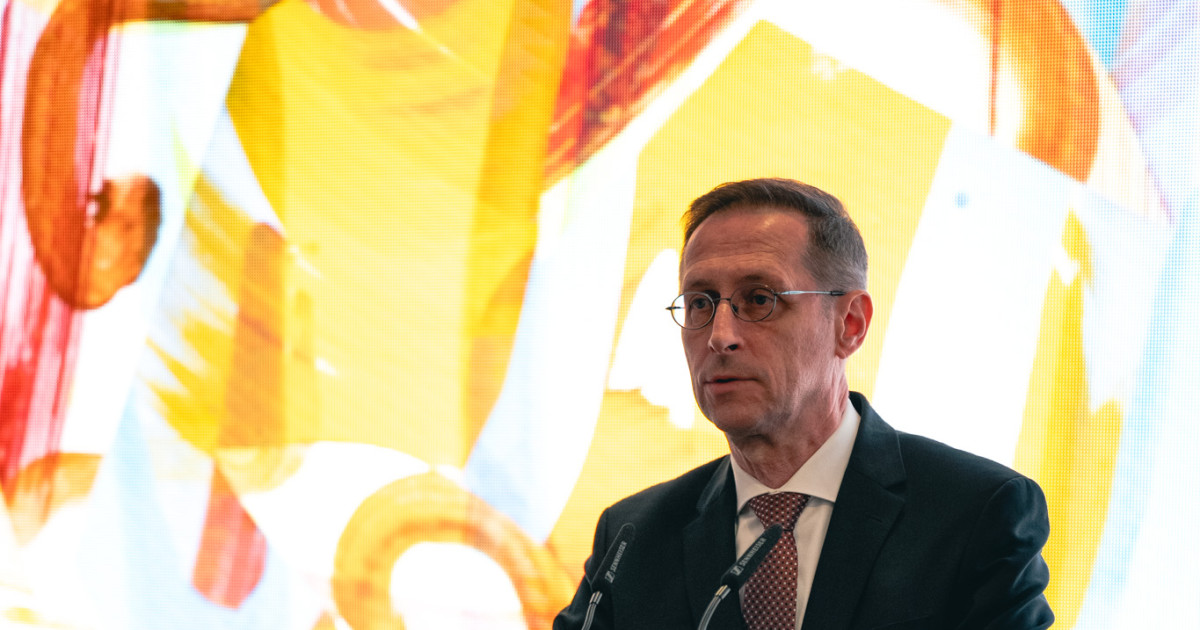 Mit üzennek Varga Mihályék Magyar Péter kormányának?