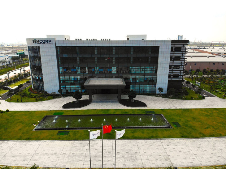 A Semcorp gyárának irodája a kínai Csuhajban
