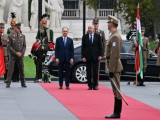 Sulyok Tamás vendégül látta, meg is hívták ebbe az országba