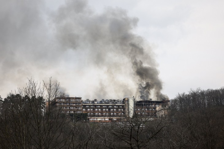 Tűz a visegrádi Hotel Silvanusban. Fotó: MTI / Hegedüs Róbert
