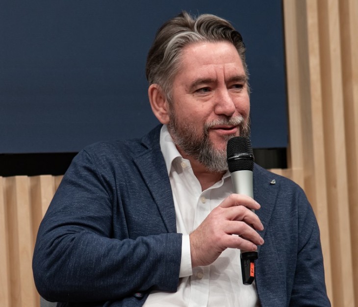 Varga Szabolcs a Bank Gutmann magyarországi vezetője színes előadó