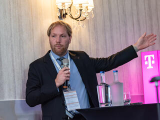 A függőségek csapdájában őrlődünk, ez lehet a kiút Európa számára