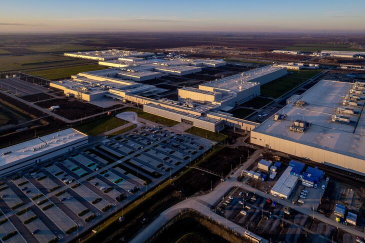 A debreceni BMW-gyár jelentősen hozzájárult a januári, pozitív ipari meglepetéshez