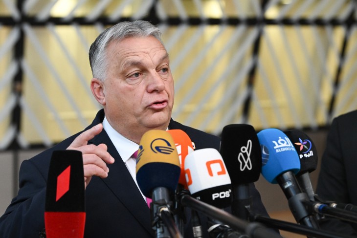 Orbán Viktor miniszterelnök kivárásra játszik?