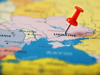 Sodródó tartályhajóba lőttek az oroszok, rakétacsapás Kramatorszkban - hírösszefoglaló