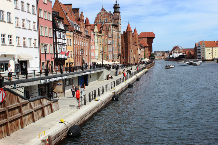 Gdansk belvárosa a Motlawa folyó partján