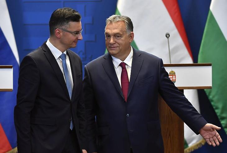 Orbán Viktor miniszterelnök és Marjan Sarec szlovén kormányfő a hivatalos tárgyalásuk után tartott sajtótájékoztatón Budapesten, a Karmelita kolostorban 2019. október 28-án. MTI/Illyés Tibor