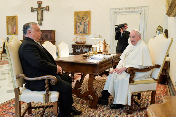 Találkozás a Vatikánban 2022. április 21-én. Fotó: MTI/Vatikáni Média