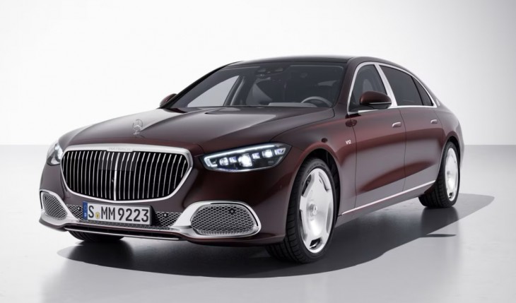 Mercedes Maybach S - ilyen típusú autóval gurult be Rákay Philip a kocsimosóba.