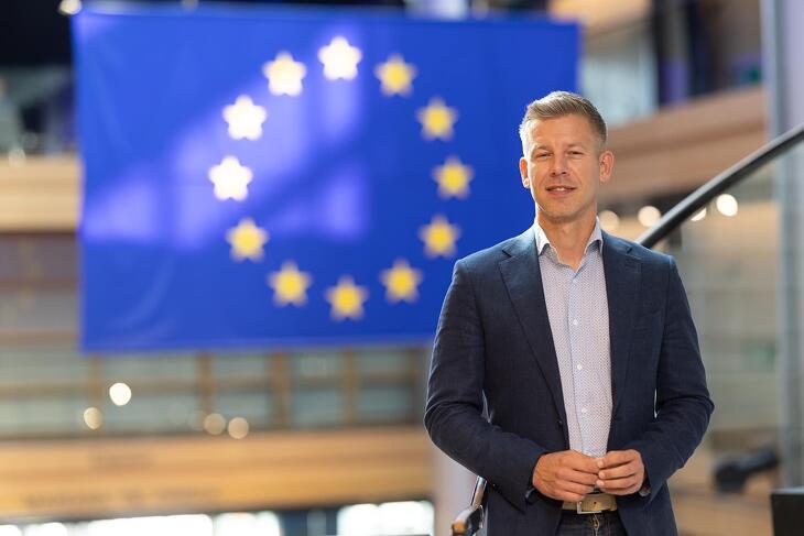 Nem javasolja Magyar Péter mentelmi jogának kiadását az Európai Parlament