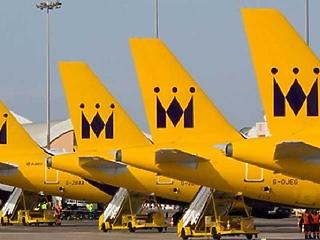 Bezárt a Monarch Airlines, 110 ezer brit utas rekedt külföldön