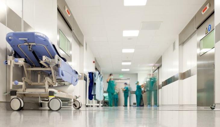 Egyre több kórházi beszállító kerül megoldhatatlan, kezelhetetlen helyzetbe. Fotó: Depositphotos