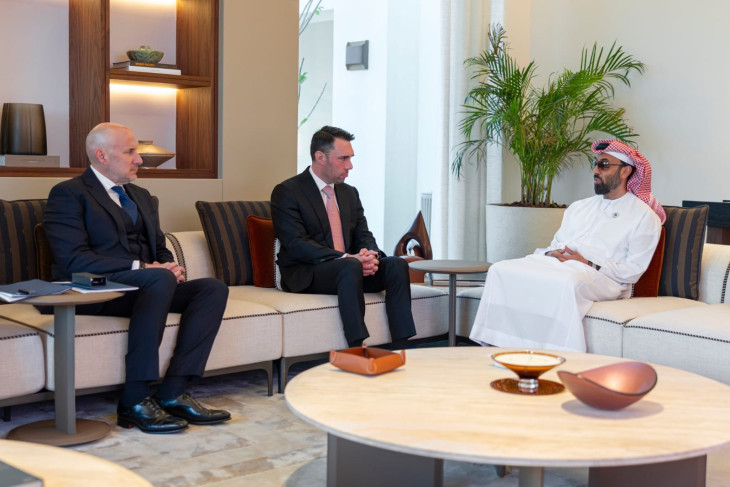 Jászai Gellért (a bal szélen) is részt vett a Magyarország és az Egyesült Arab Emírségek közötti stratégiai egyeztetésen