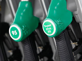 Ritka eset: a benzin olcsóbb, a gázolaj drágább lesz