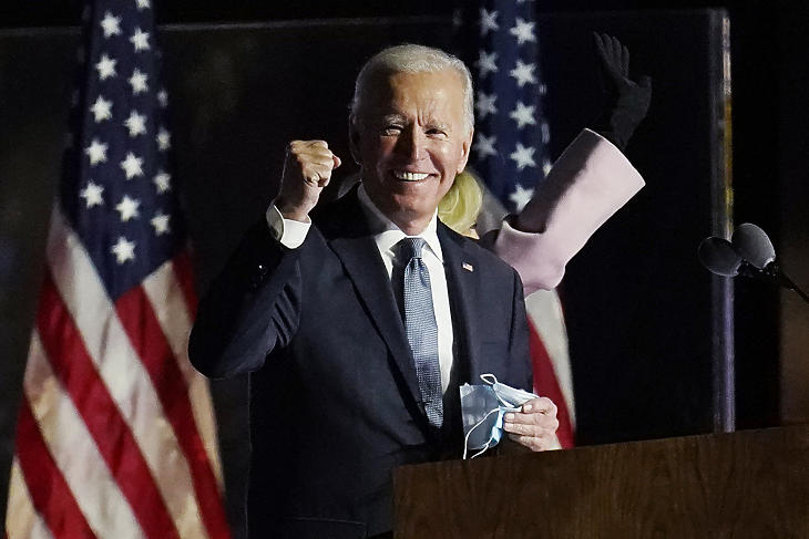 Joe Biden a választás éjszakáján a Delaware állambeli Wilmingtonban. (Fotó: MTI/AP/Paul Sancya)
