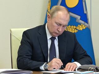 Putyin felhatalmazást kapott a hadsereg bevetésére - három követelése van