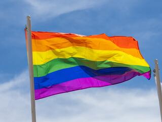 Házhoz vitte a Momentum a Pride-ot, de nem akárhová