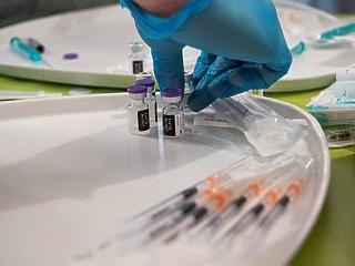Közel másfél millió Pfizer vakcina érkezett már Magyarországra - áprilistól jelentősen nő a mennyiség