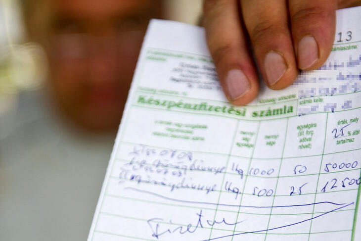 A helyesbítő számlát át is kell adni a partnernek