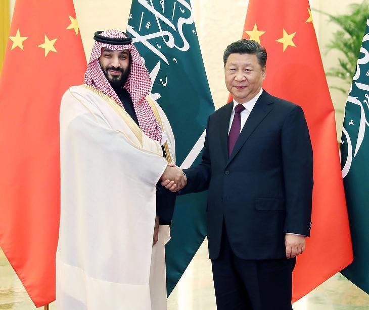 Listavezetők egymás között: Mohammed bin Szalman szaúdi koronaherceg és Hszi Csin-ping kínai elnök (Fotó: LIU Weibing/XINHUA)