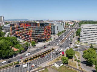 A Liberty iroda és hotel komplexum a Népligetnél