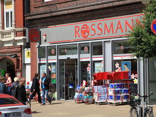 A magyar piacot érintő nagy bejelentést tett a Rossmann