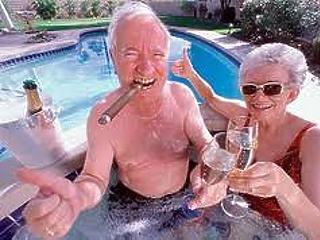 Nyugdíjkalkulátor: Ennyit spóroljon, ha boldog nyugdíjas szeretne lenni!
