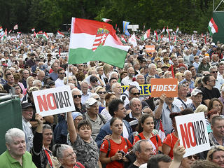 21 Kutatóközpont: Fidesz 44, Tisza 32, baloldal 8, Mi Hazánk 7
