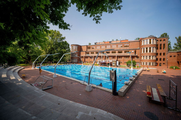 A Hajós Alfréd uszodában évek óta sátorral fedik be ezt a medencét