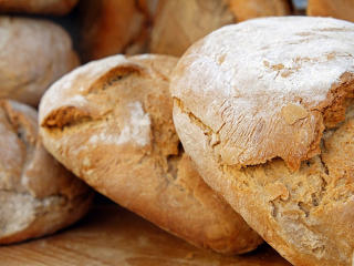 Ha a törpe lecsökkenti a kenyér árát, annak nagyon komoly ára lehet