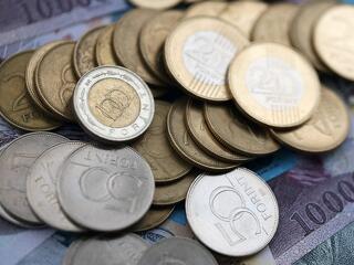 356 alá is benézett a forint