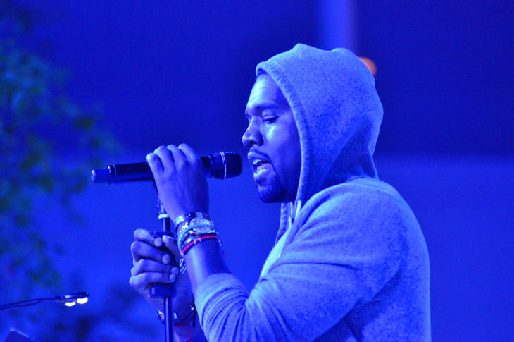 Kanye West egy 2011-es koncerten New Yorkban. Fotó: Wikipédia/Jason Persse