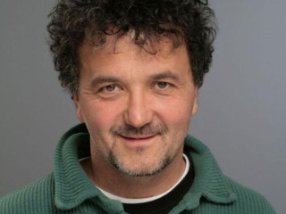 Meghalt Scherer Péter