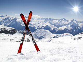 Rászállt az Interpol: eurómilliók siklottak a síelnökhöz