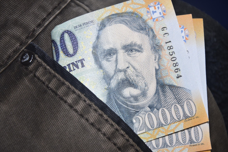 Az, hogy a bankok ennyire odafigyelnek a személyi kölcsönökre, nem meglepő