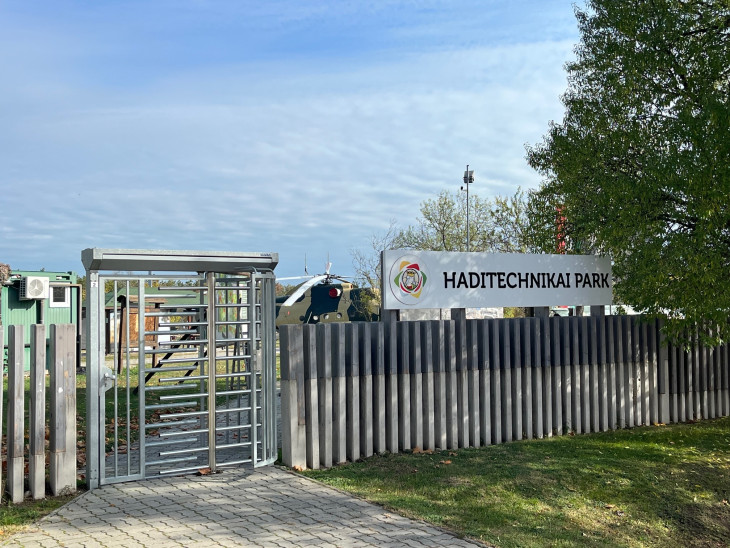 A zánkai Haditechnikai Parkot ezentúl csak a szomszédos Erzsébet Tábor lakói látogathatják