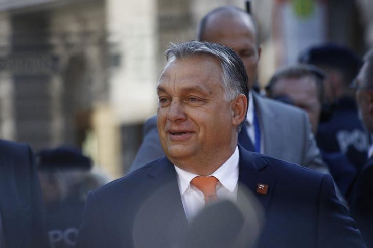 Orbán Viktor megint lazán átlépett afelett, hogy az Oroszországgal szembeni valamennyi uniós szankciót megszavazták. Fotó: Depositphotos