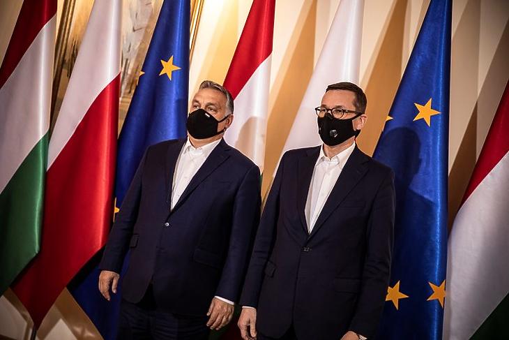 Marad a vétó: Orbán Viktor és Mateusz Morawiecki találkozója Varsóban 2020. november 30-án. MTI/Miniszterelnöki Sajtóiroda/Fischer Zoltán