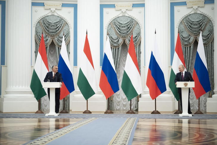 Orbán Viktor kormányfő és Vlagyimir Putyin orosz elnök sajtótájékoztatót tart tárgyalásuk után Moszkvában 2022. február 1-jén. Fotó: MTI/Miniszterelnöki Sajtóiroda/Benko Vivien Cher