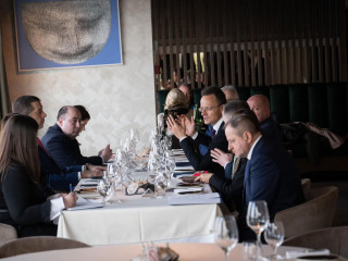 Szijjártó Péter külügyminiszter Belgrádba ment inspirációért