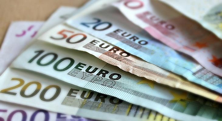 Az uniós pénzek csúszása kockázatot jelent. (Illusztráció)