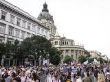 Lóversenypályára száműzné a Pride-ot a rendőrség