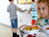 Szintet léphet a gyerekek iskolai étkezése, de a drágulás elkerülhetetlen