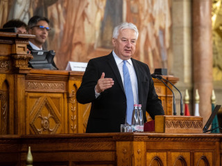 Semjén Zsolt a parlamentben beszél