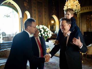 Elon Musk kezében az internet? Akár a fél világot lekapcsolhatná!
